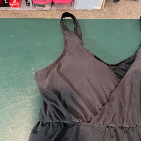 BNWOT plus size swimsuit size 16 - Picture 2 of 10
